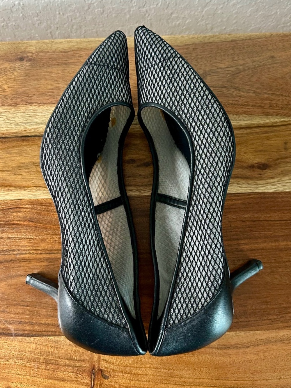Karl Lagerfeld Paris Leather Mesh Kitten Heel Pumps, Size 9 - Picture 5 of 13